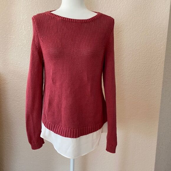 LOFT Women’s Sweater   - Picture 1 of 9